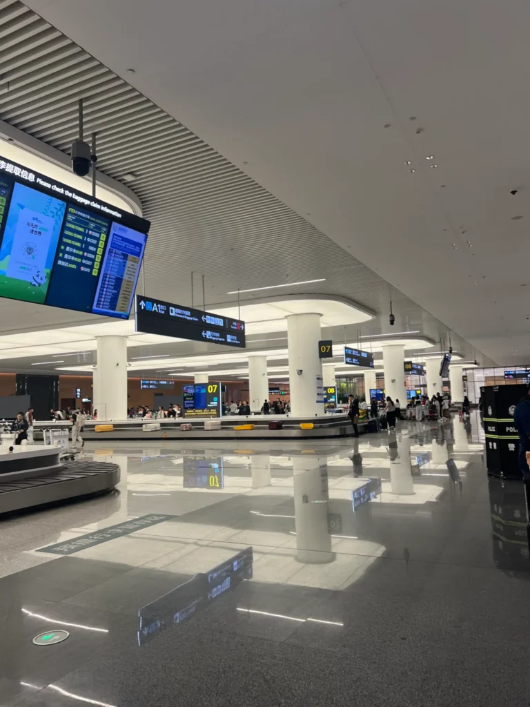 Sala de recogida de equipajes en un aeropuerto de China