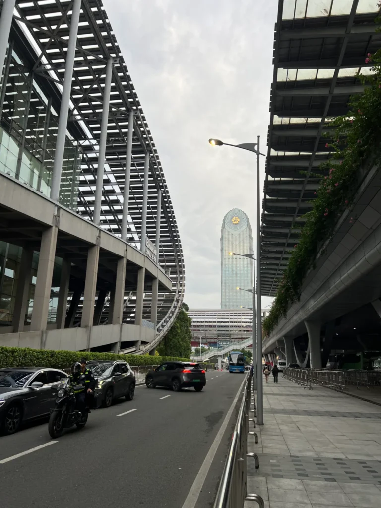 Avenida de Guangzhou, uno de los polos desde los que importar de China a España